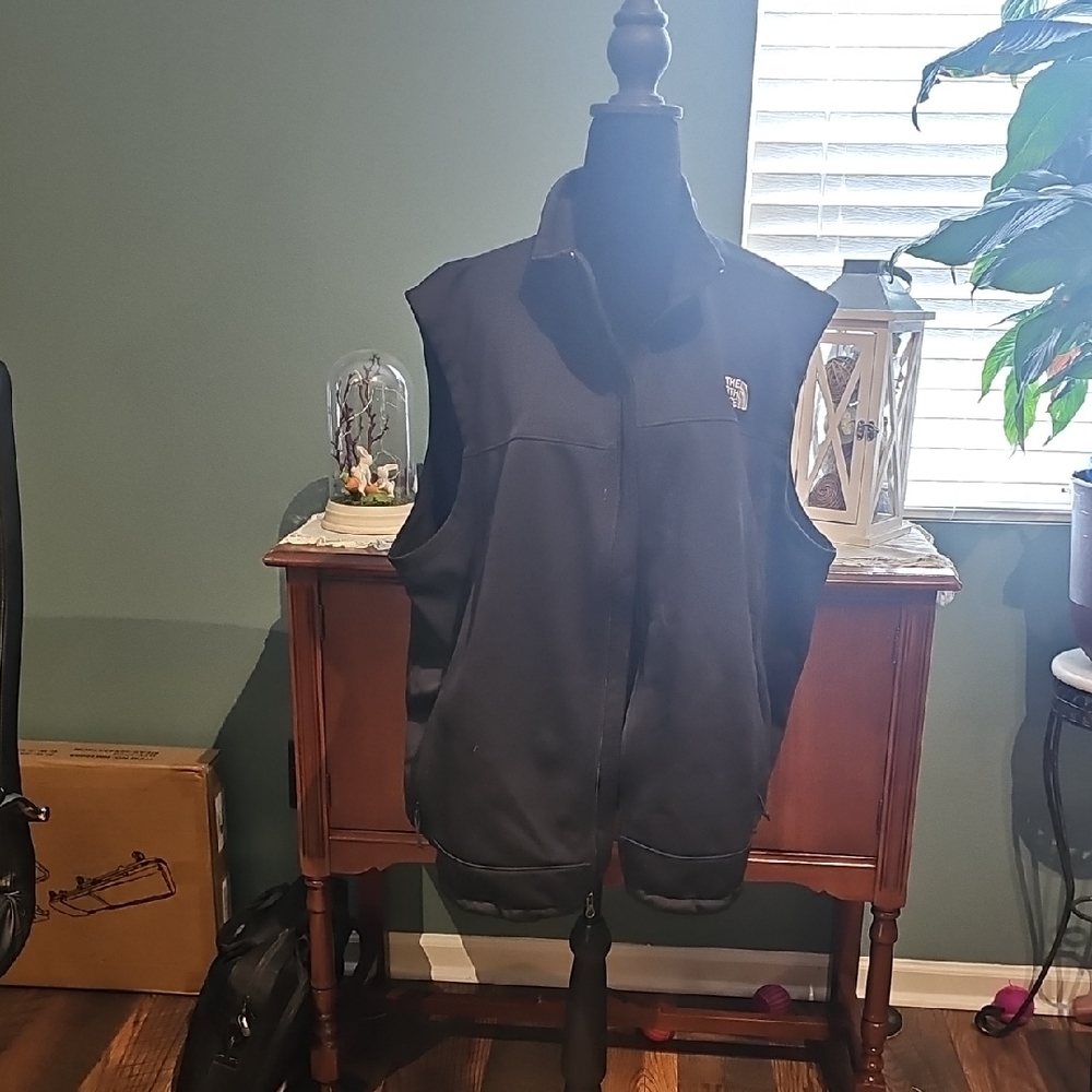 The North Face Men's Dark Gray Fleece Vest